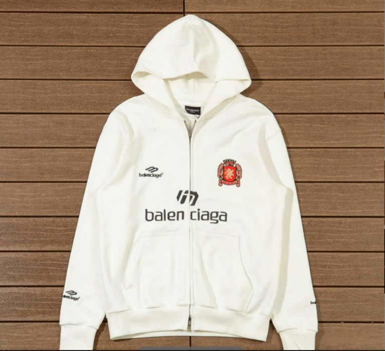 Продаю кофту Balenciaga