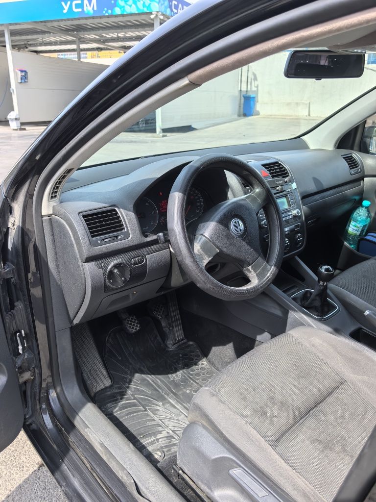 Продава се Volkswagen Golf V – 2006 година, 1.9 TDI (105 к.с.)