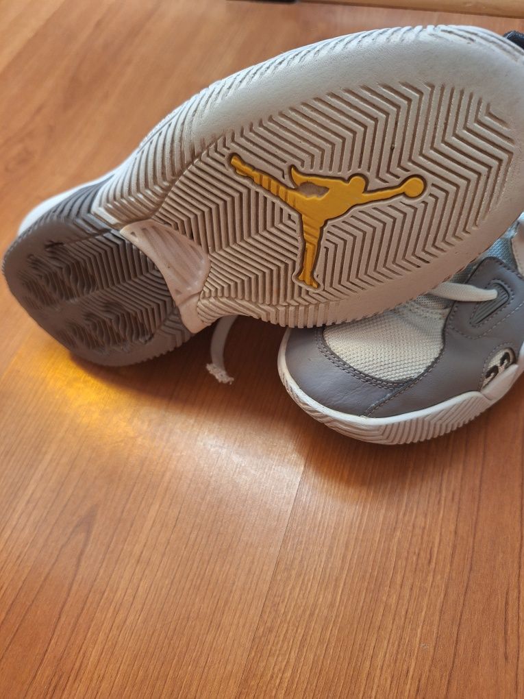 nike jordan stay loyal 2
