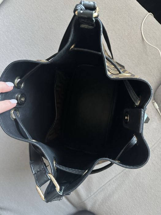 Чанта среден размер