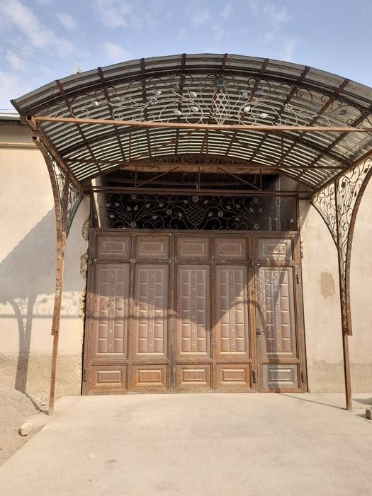 Юкори Чирчик  тумани  Саксанота махалласи. Ховли хонодон ижарага (квар