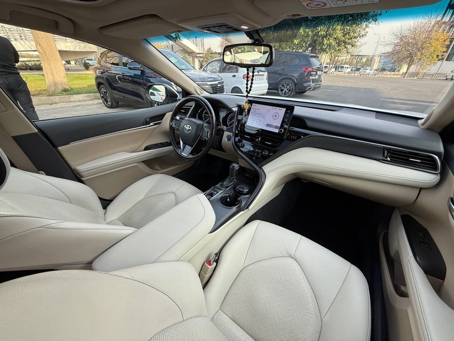 Продаётся Toyota Camry 70 Гибрит 2.5L 2022/2023 года