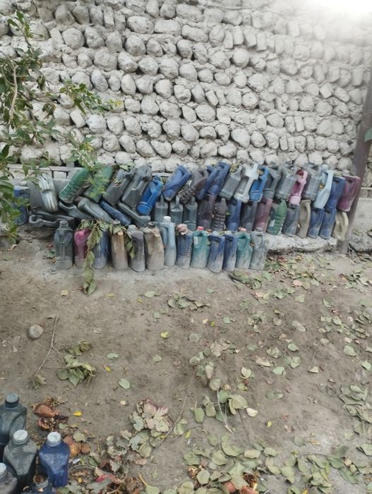 Atrabotka yogʻ mashinani matoridan to'kilgan yo'g