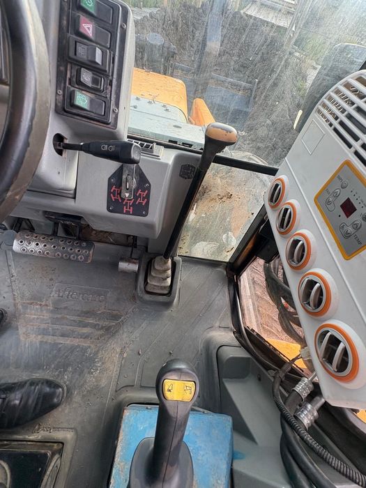 Buldoexcavator Fermec