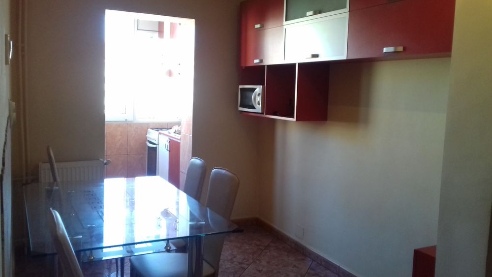 Inchiriez apartament cu 2 camere zona Sovata