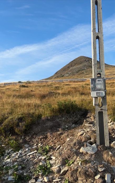 Teren de vânzare la munte- Vârful Papușa, 500mp cu apa, electricitate