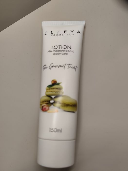 Хидратиращ лосион за тяло и измиващ гел за лице Elfea