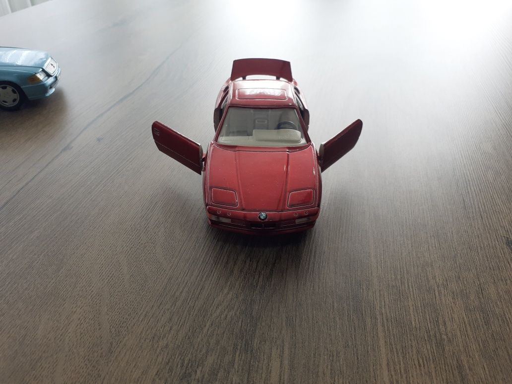 Модел BMW 850  1/24
