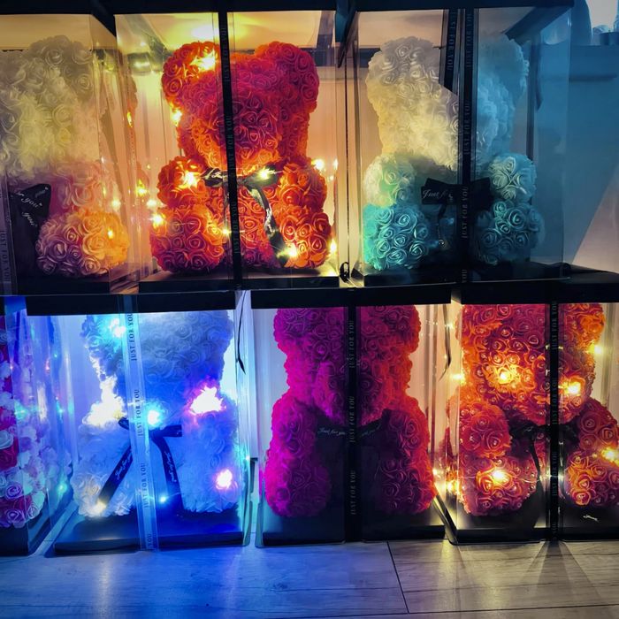 ТОП МЕЧЕТА С РОЗИ 39см. КУТИЯ И ЛЕД ОСВЕТЛЕНИЕ различни цветове опция