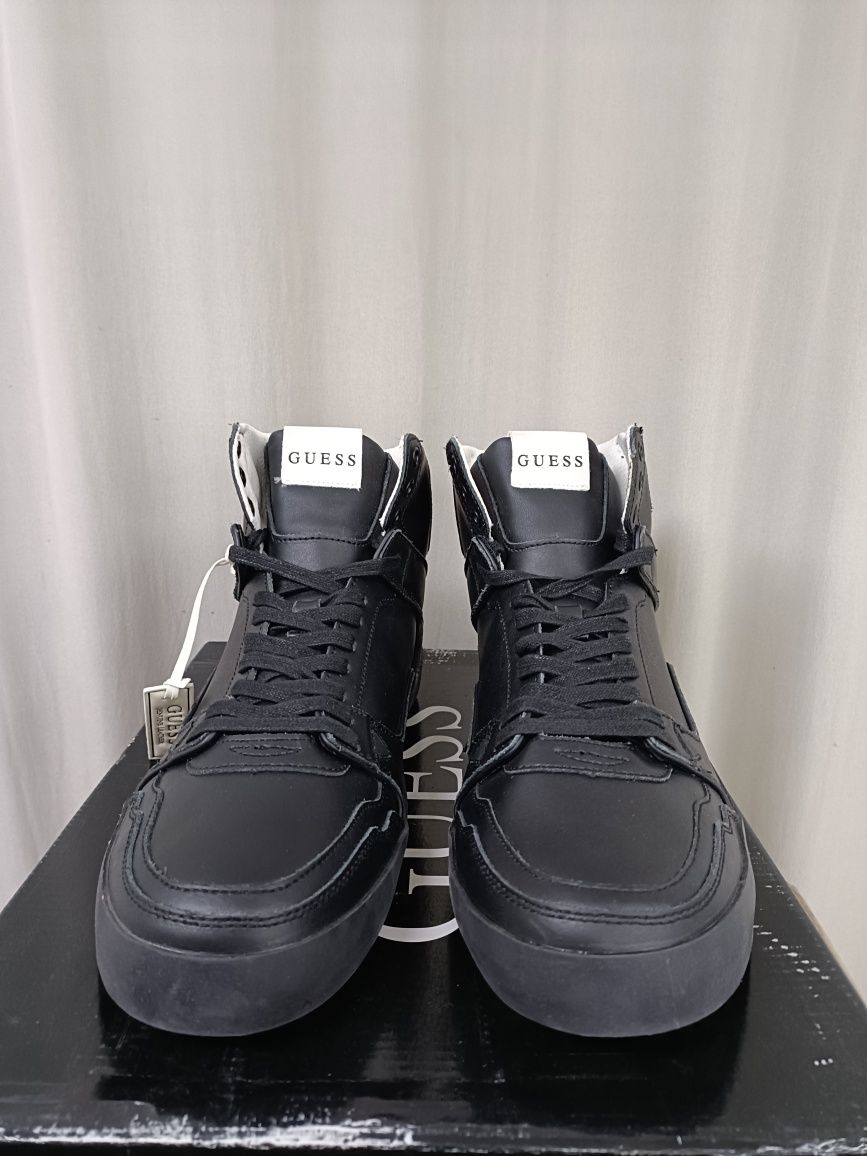 Сникърси Guess номер 44 код 53A