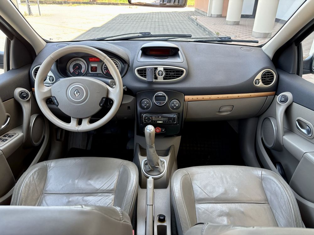 Renault Clio 3 Initiale Paris 1.6 16V 2006