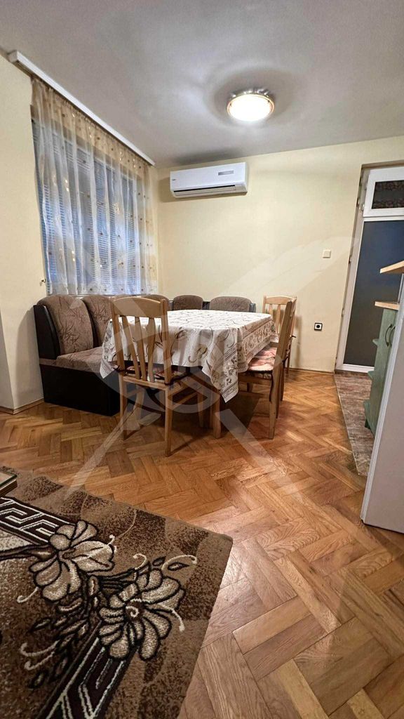 Дава се под наем Тристаен апартамент в Варна, Център - 100 кв.м за 650 € - Снимка #1
