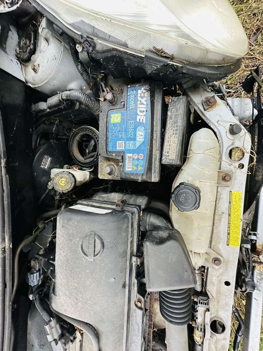 Nissan micra 2004(цяла за части)