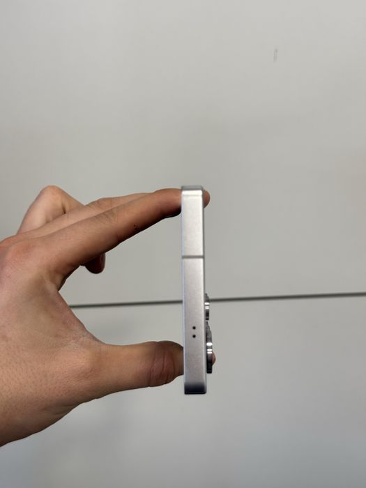 Продавам Samsung S25 ULTRA 512 GB