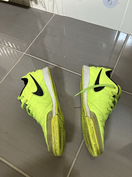 Pantofi sport nike marimea 40.5