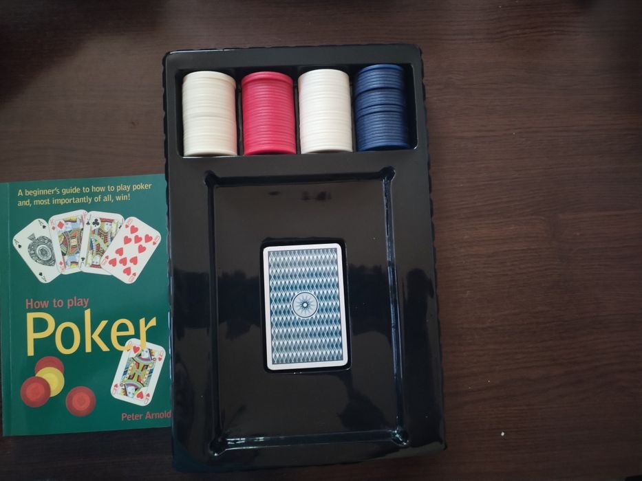 Joc Poker+ un pachet de carti