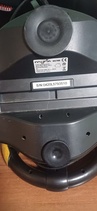 Vând volan gaming PC cu pedală