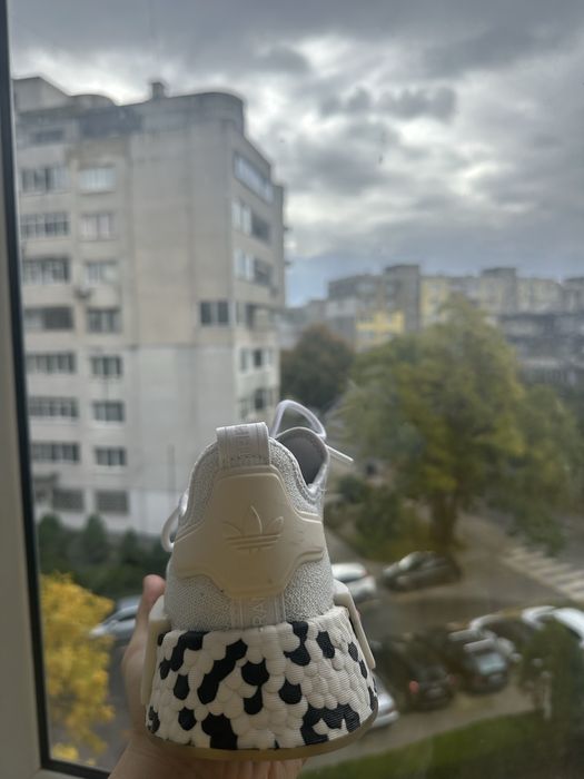 Adidas NMD_R1 обувки