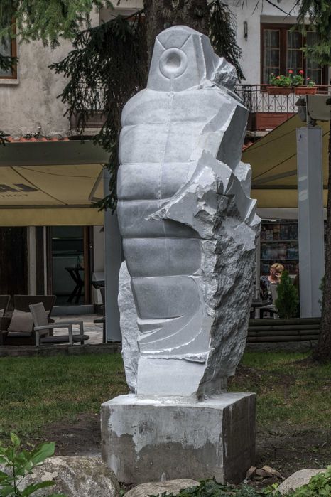 ГОЛЯМА скулптура, статуя, камък, метал, фибростъкло и смола, стиропор.