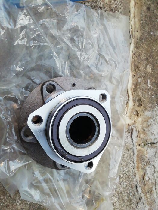 Vând rulment roata Comline.