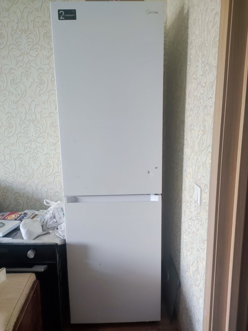 Холодильник Midea