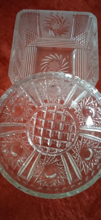 Хрустальные вазы- салатницы.стеклянные разетки и конфетница с ручкой