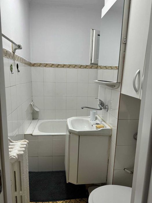Închiriez apartament
