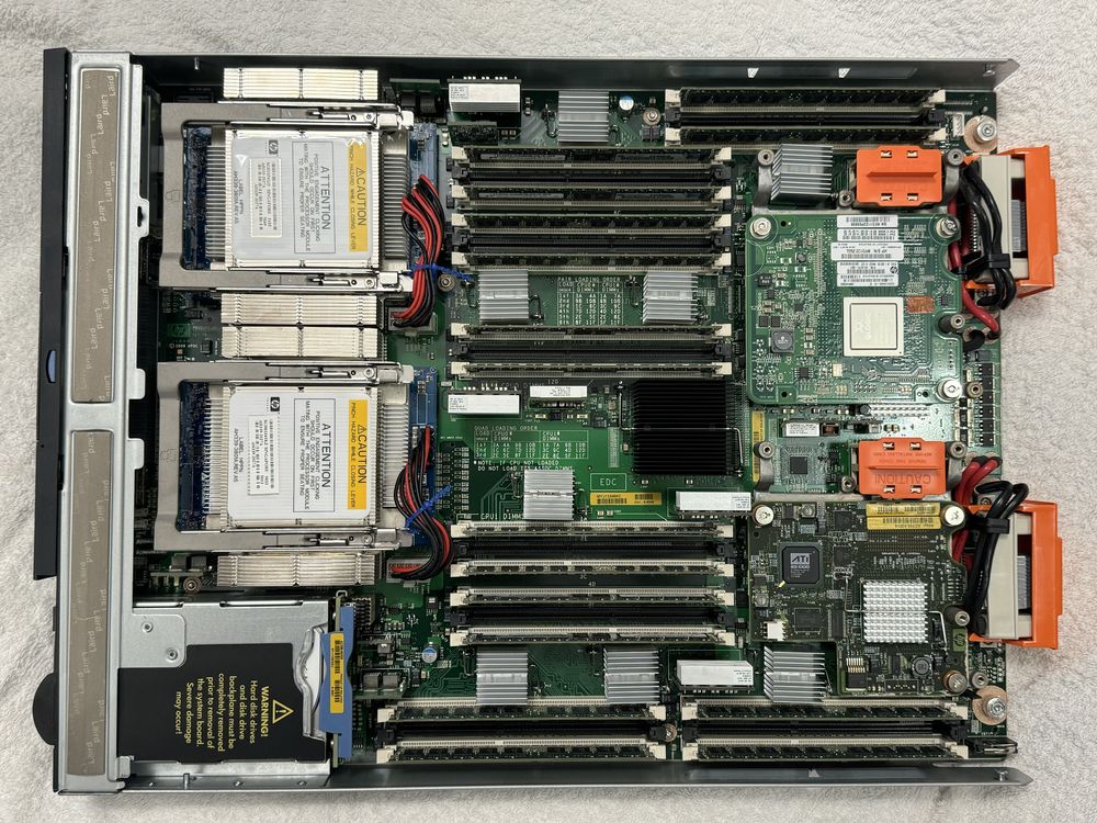 Server HP Integrity BL860c i2 // 64gb RAM // Hard 2x 146gb / 1499 RON