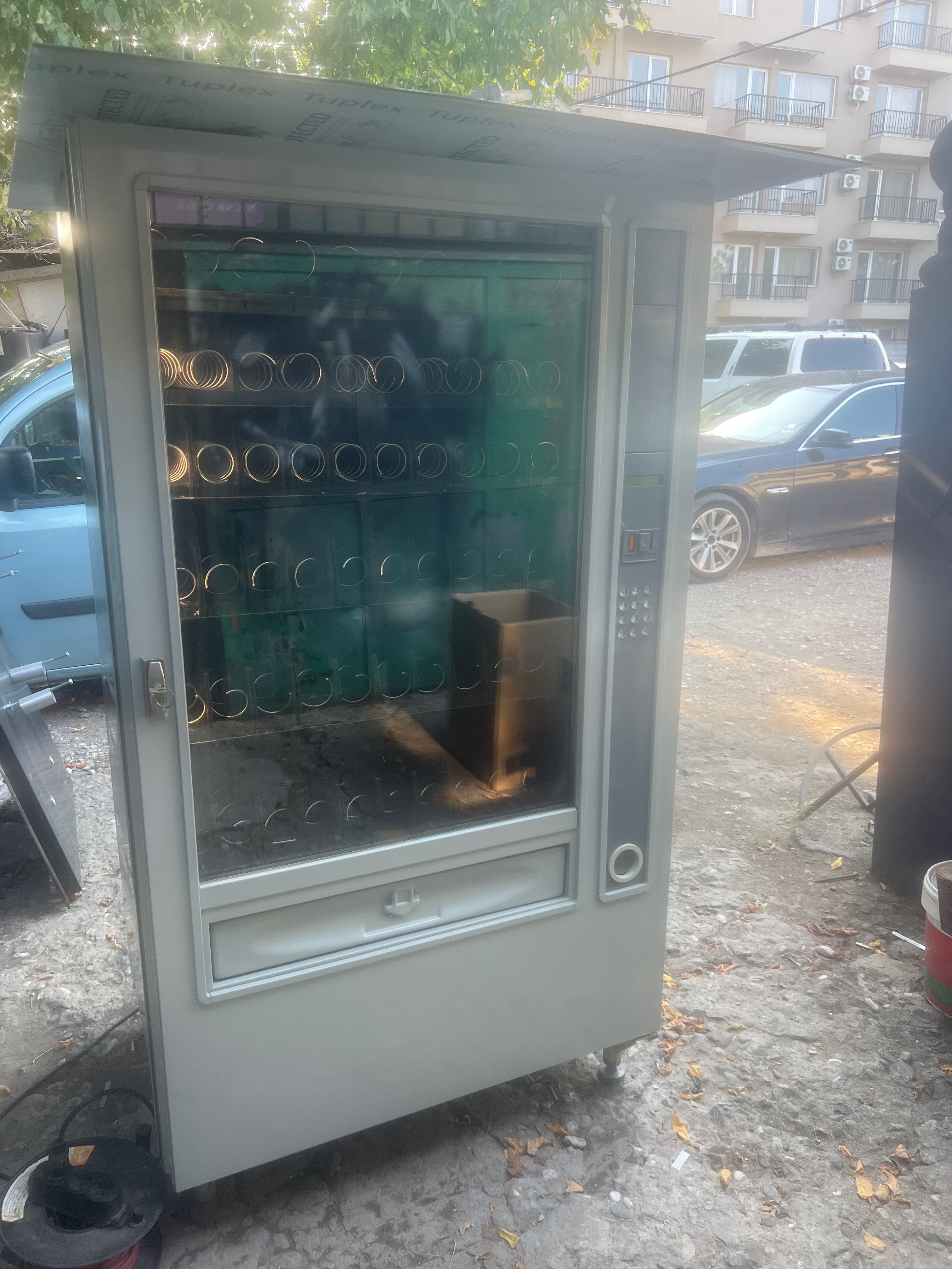 Вендинг автомат Зануси Спринг