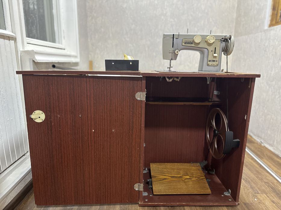 Продается швейная машина “Чайка-3”
