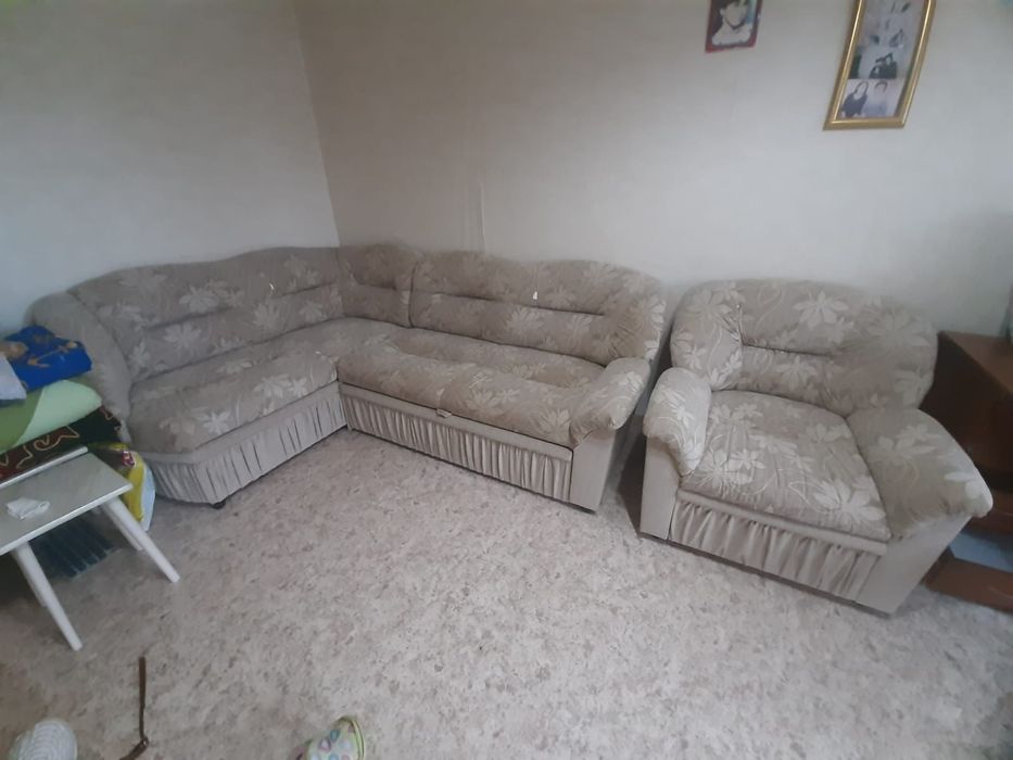 Угловой диван, Россия