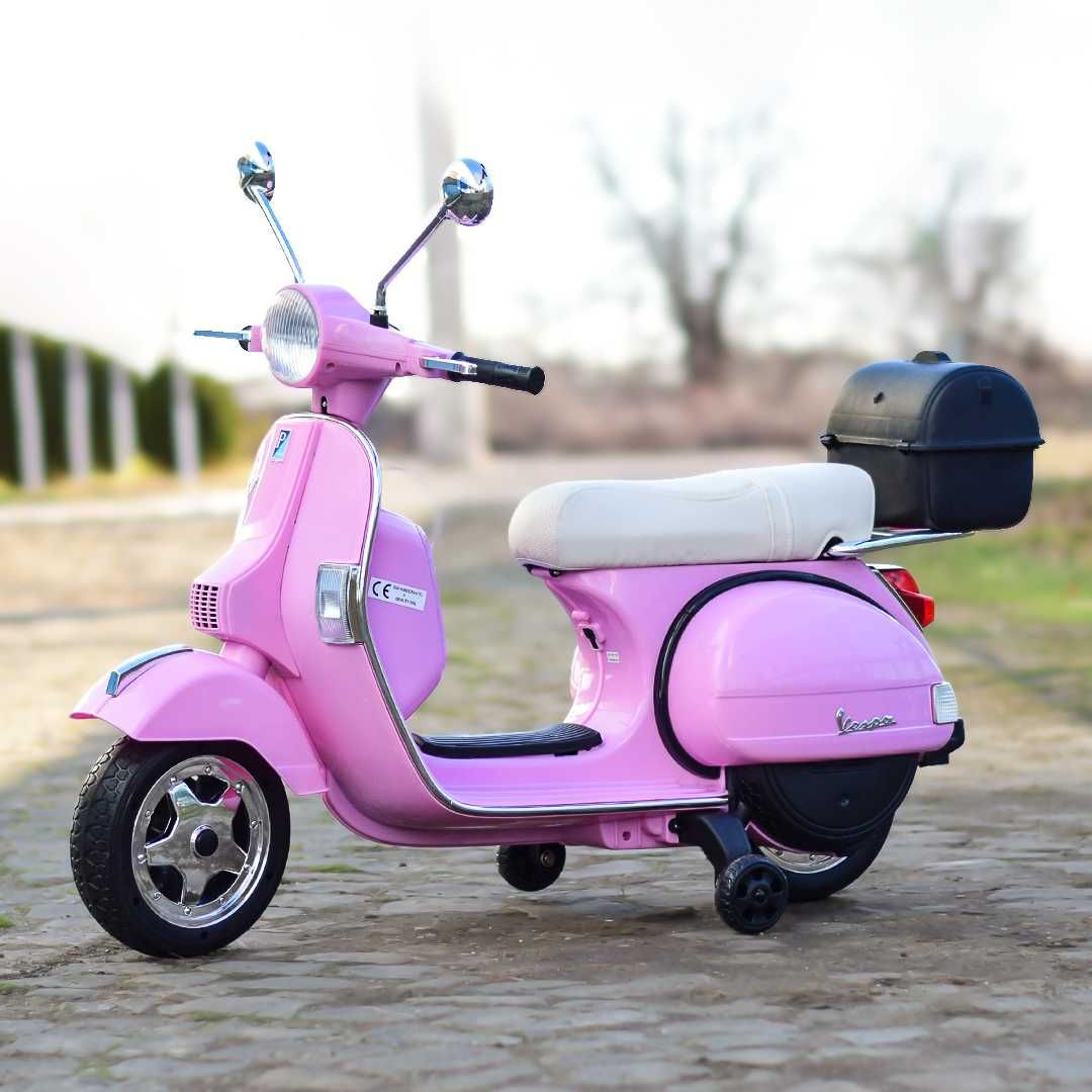 Scuter electric Piaggio Vespa PX150 cu roti moi si scaun tapitat, Pink