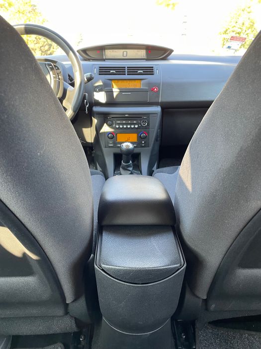 Vând Citroen C4 benzină,cutie manuală  1,6 ; 110 cp - 2007