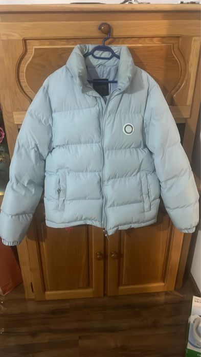 Vand geaca trapstar albastra