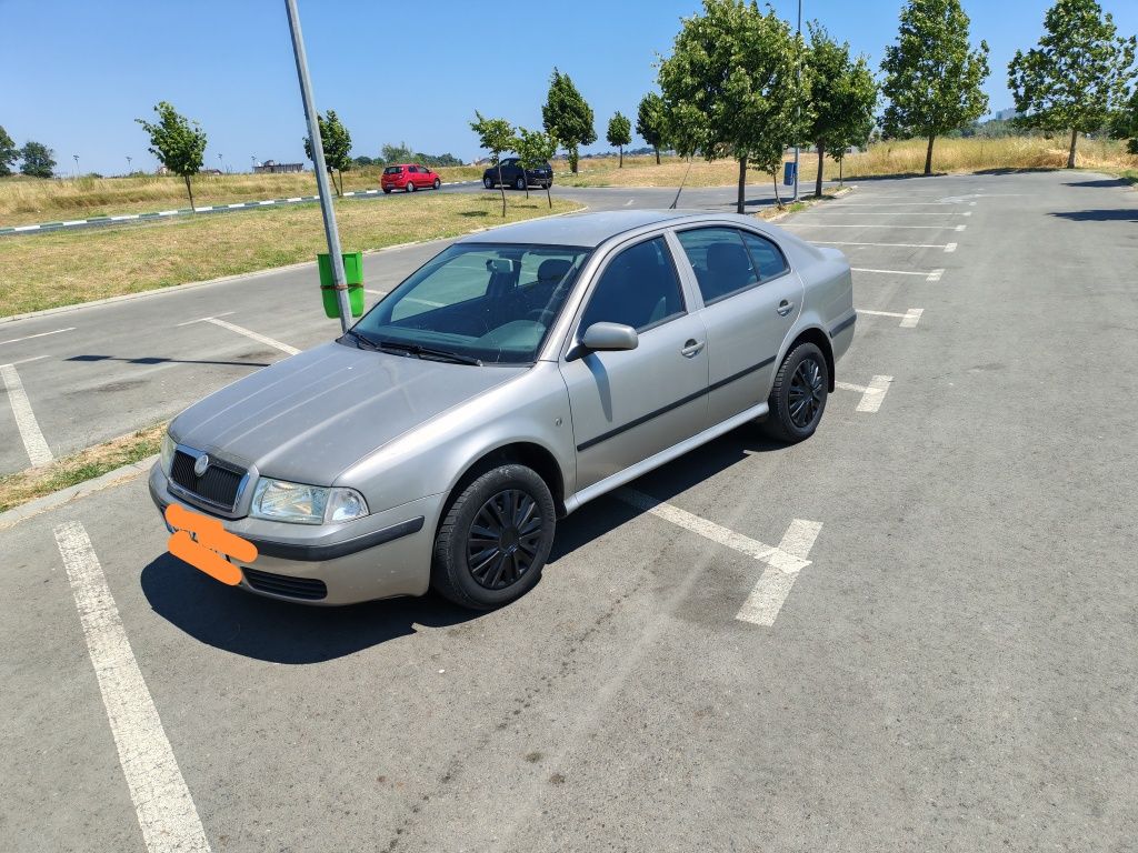 Skoda Octavia impecabila 2009 benzina 1.6 stare că noua 2750 e.