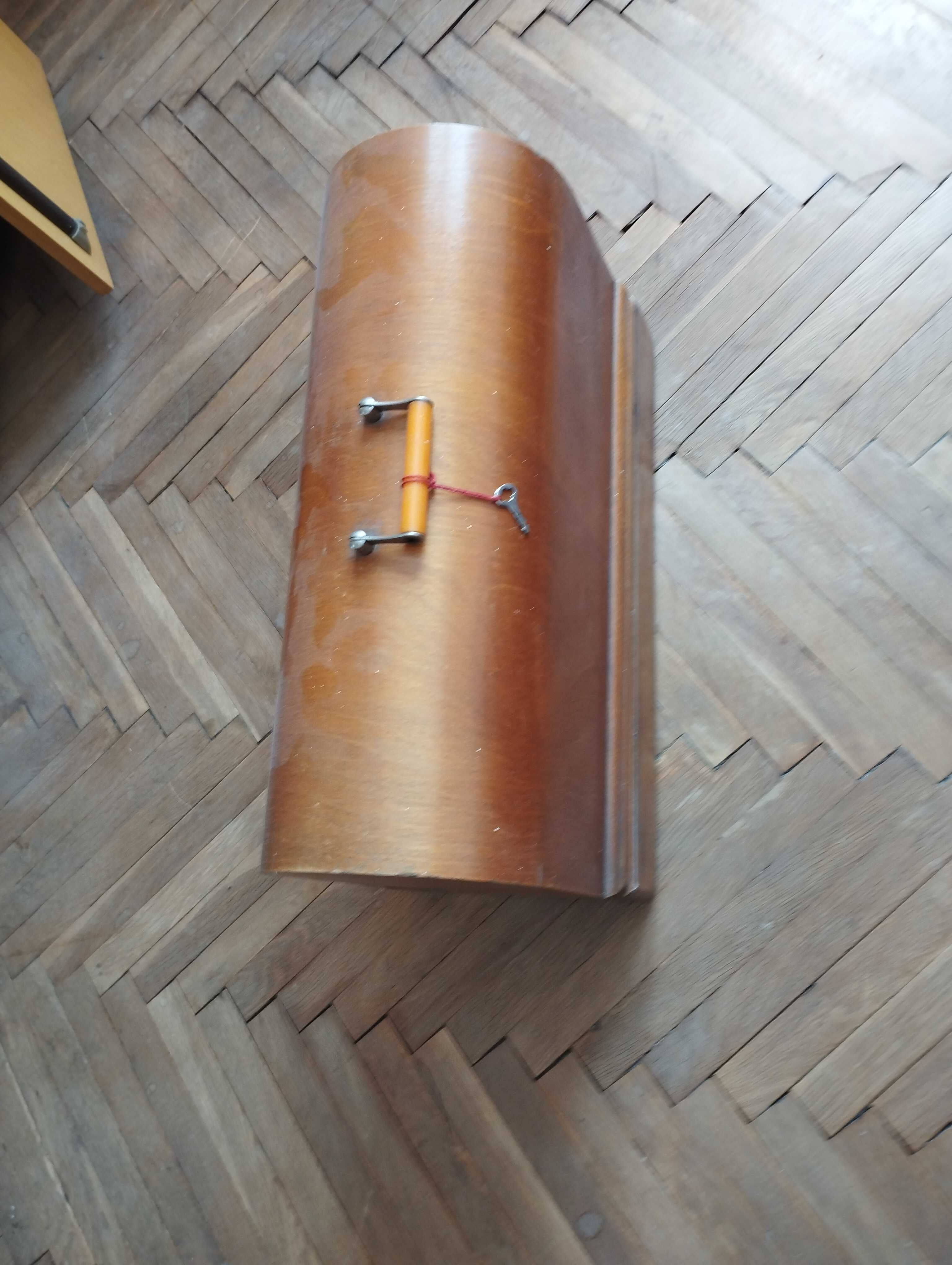 Продавам шевна машина Антика, Немска