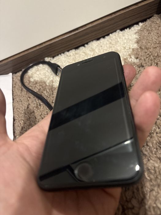 Продаёться Айфон SE2