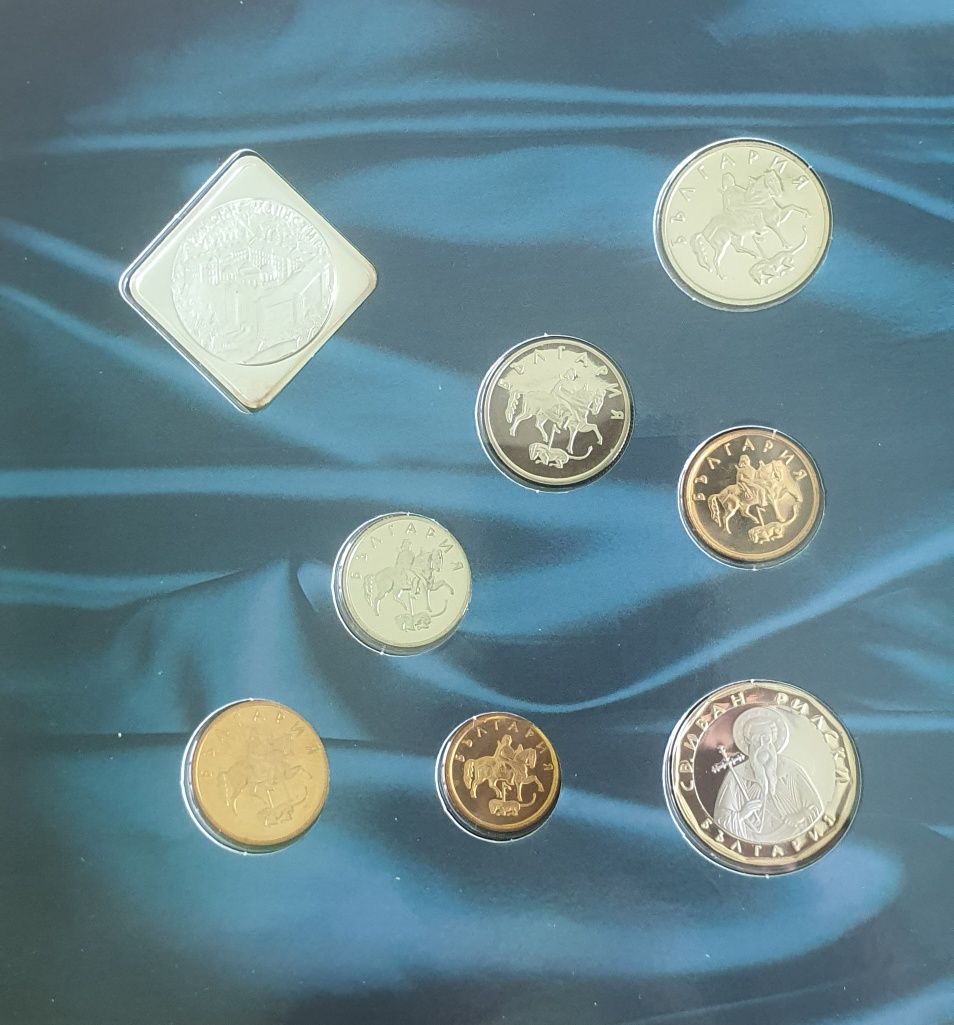 Колекция мат-гланцови монети от 2002 г.