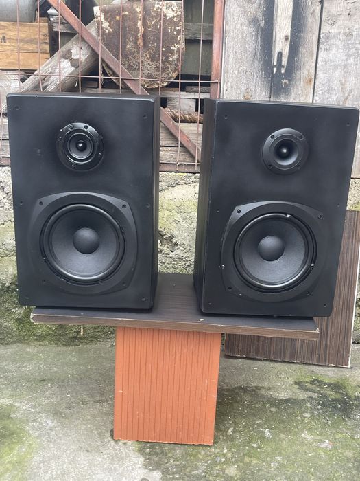 Vand statie plus boxse in stare buna de funtionare