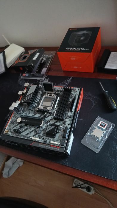 Montez pc-uri custom