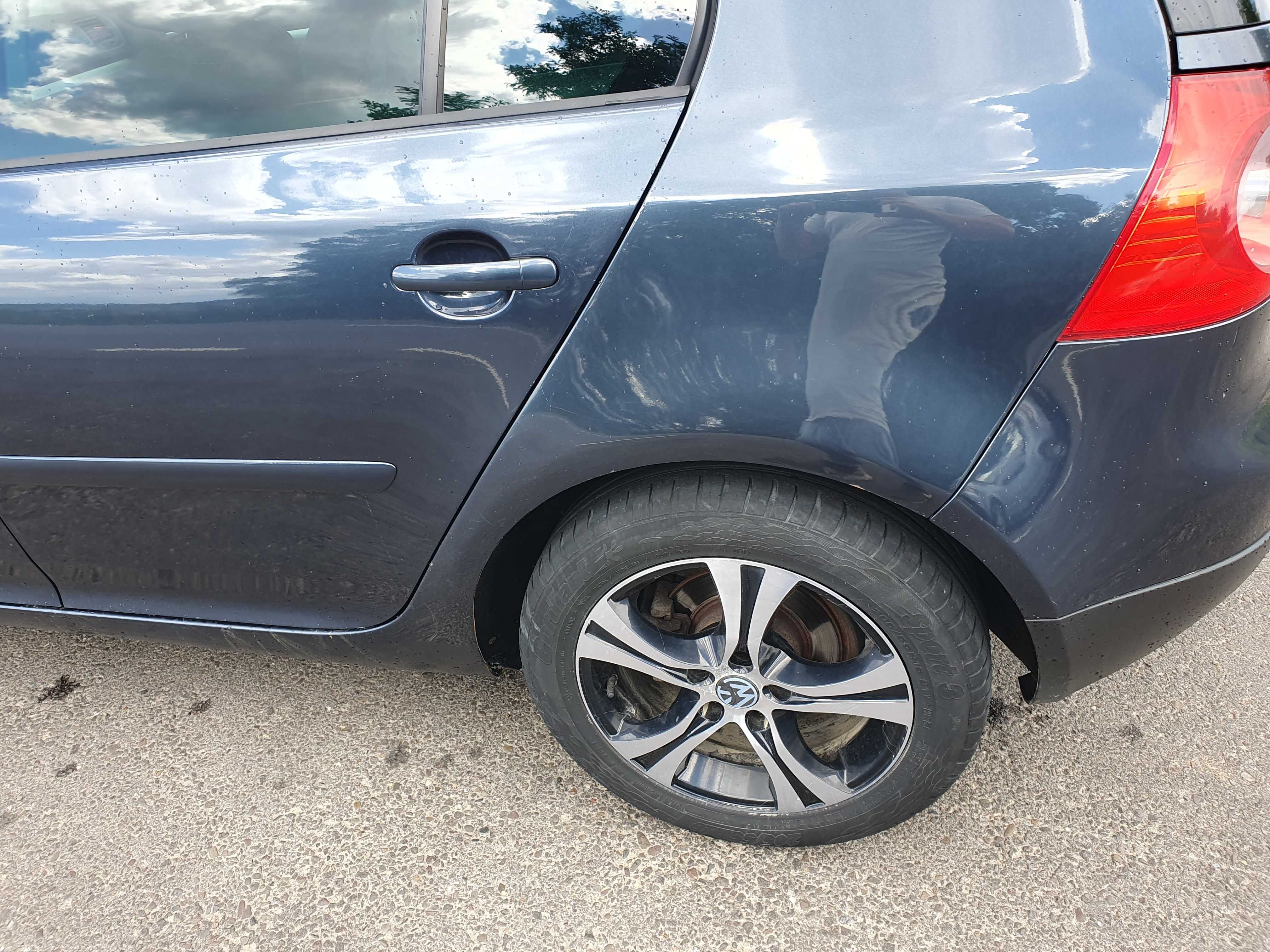 Vand golf 5 anul 2007