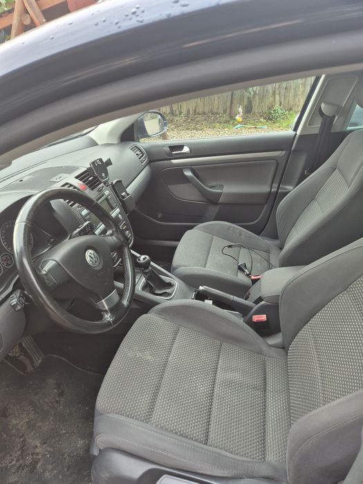 Vand vw golf 5 1.4benzina