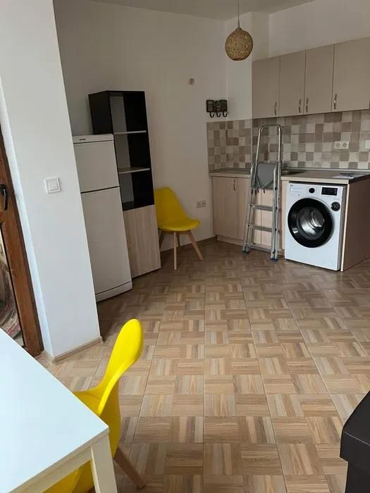 Дава се под наем Двустаен апартамент в Варна, Център - 45 кв.м за 400 € - Снимка #2