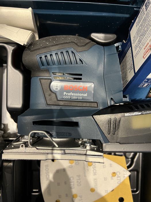 Slefuitor Bosch GSS 18V-10 cu ac.si inc.+accesorii-NOU