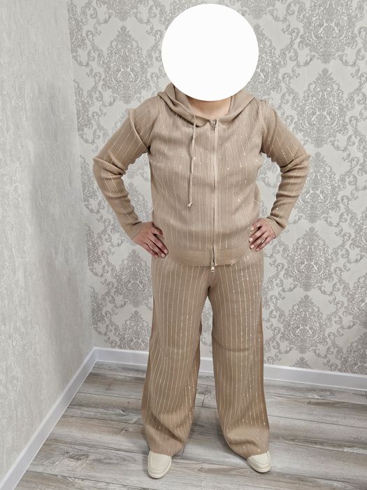 Костюм с капюшоном