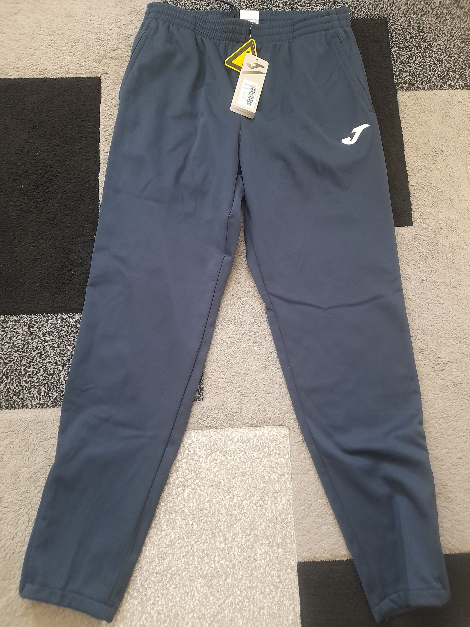 Vand pantaloni de trening Joma