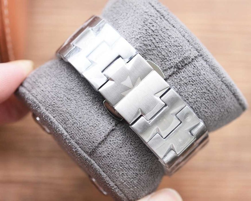 Автоматичен мъжки часовник Vacheron Constantin Overseas
