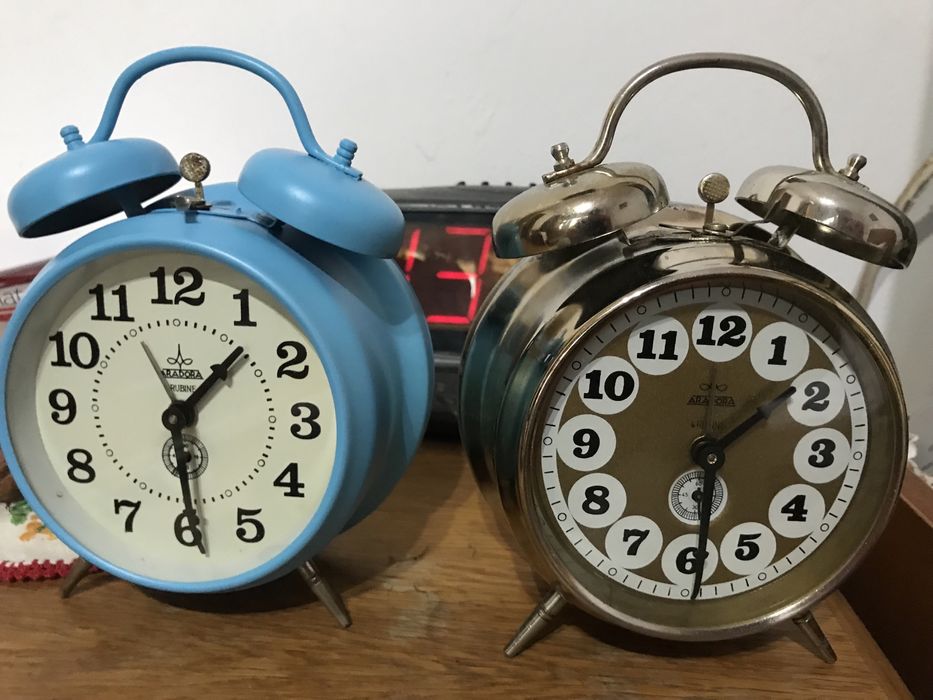 ceas  masa aradora 1980