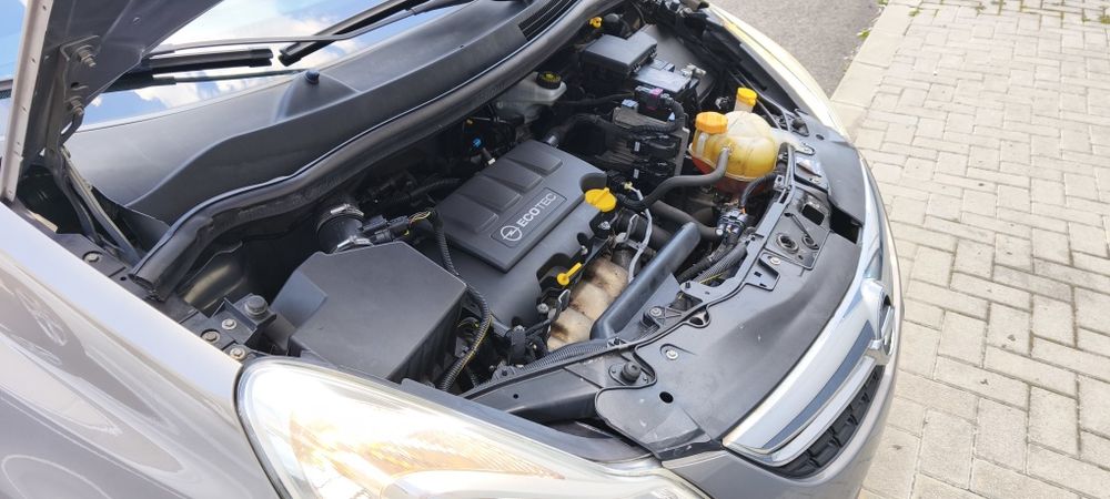 Opel Corsa D Facelift 1.2 Benzina Euro 5 - Cutie automata / Easytronic