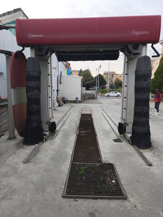 spălătorie cu perii self service